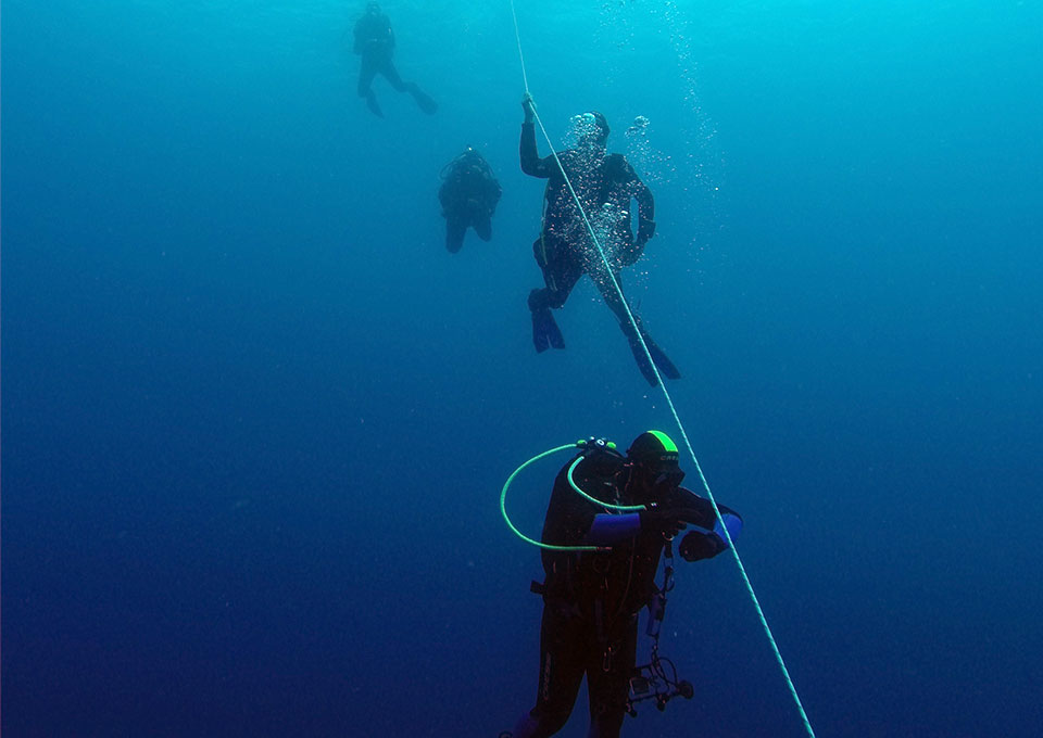 Europe scuba diving internship
