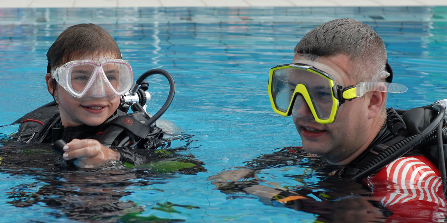 Discover SCUBA diving program